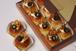 فطيرة ريفية بالزعتر والزيتون